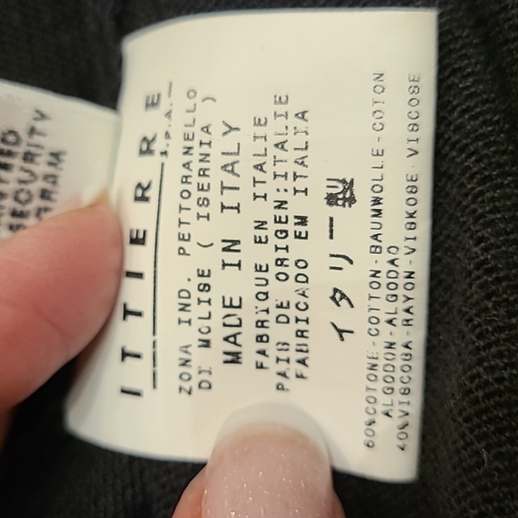 Dolce & Gabbana 2 Piece Sweater Set Absolutely Beautiful Size: 44 - Picture 16 of 16